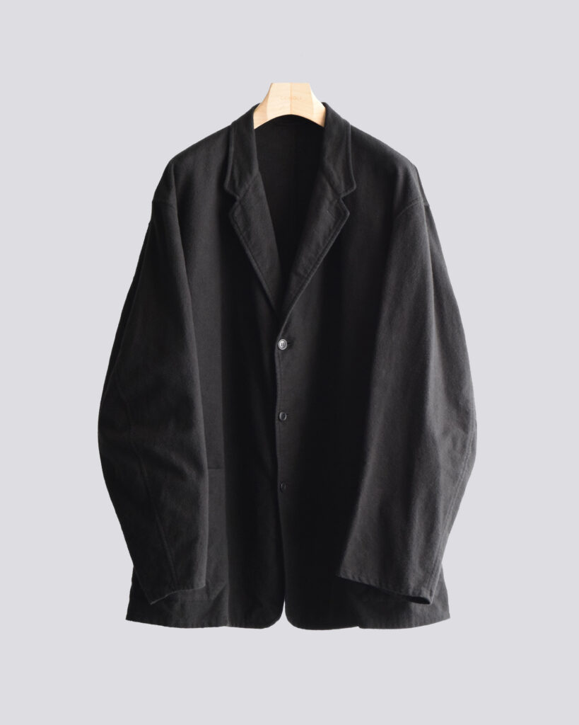 【新品未使用】comoli 25AW コットンボートネック BLACK 3 TOPICS – THE STORE BY MAIDENS